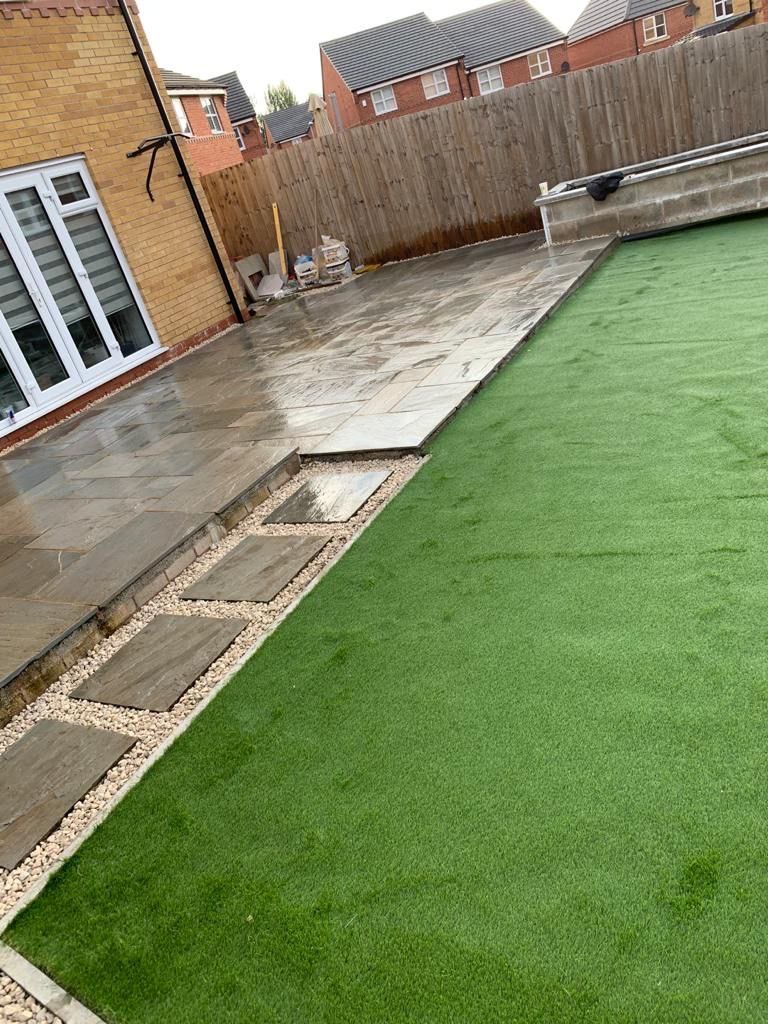 Curved porcelain steps